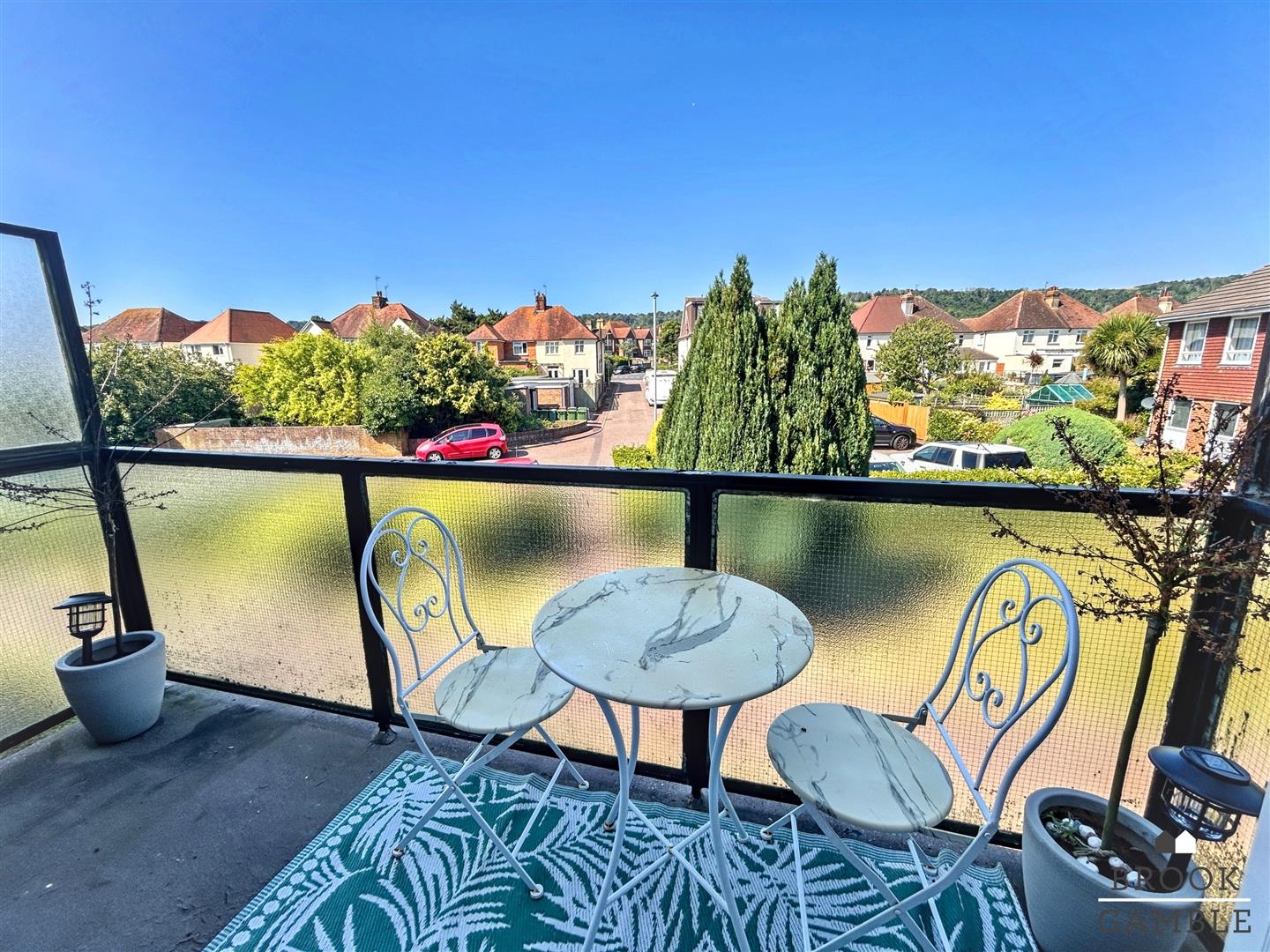 2 Bedroom Apartment. Shortdean Place in Eastbourne, East Sussex 3